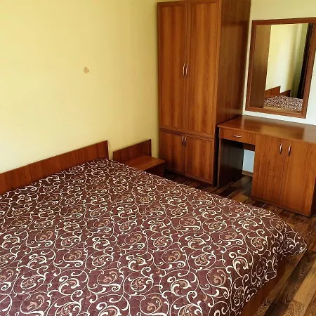 Seawave Apartcomplex * 네세부르
